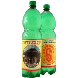 Niegazowana woda mineralna "Dąbrówka" 1,5 l.