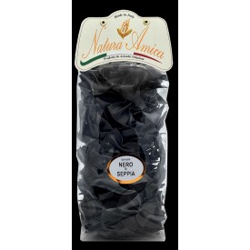 Makaron farfalle z atramentem z kałamarnicy